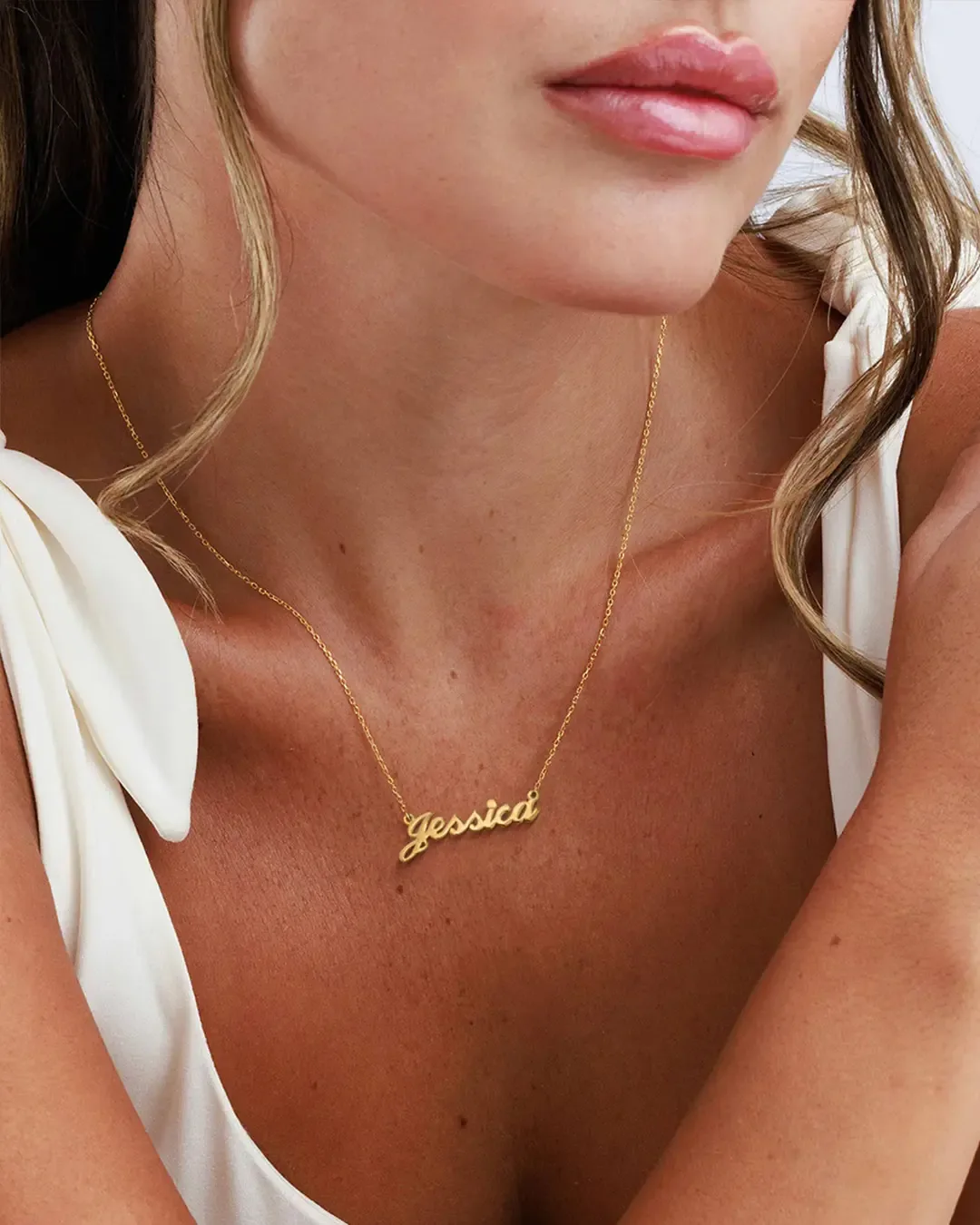 Gold script name necklace