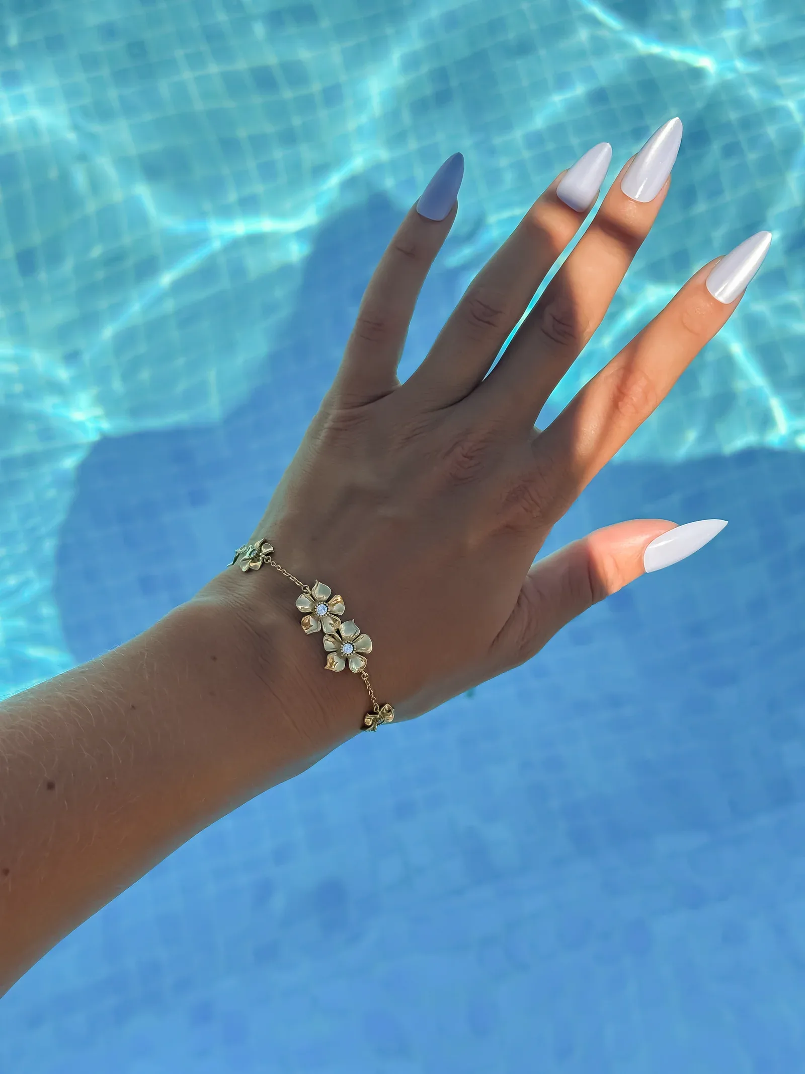 Gold stainless steel flower link bracelet